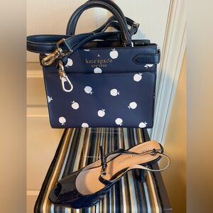 NWOT Kate Spade Navy / White Apple bag